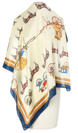 Ekskluzywna kremowa apaszka z jedwabiu chusta włoska Marina D'Este 90x90 Italian Silk karoce konie