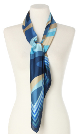 Ekskluzywna apaszka z jedwabiu chusta włoska Laura Biagiotti 90x90 Italian Silk granatowa niebieska