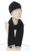 elegancki czarny komplet zimowy damski czapka i szalik wełniany z angorą