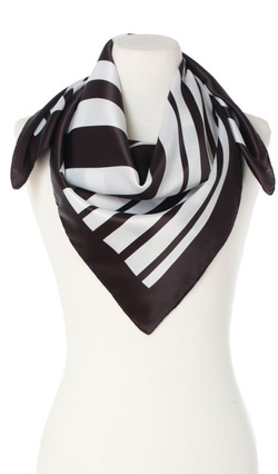 czarno biała Chusta geometryczna w paski Apaszka damska Włoska 90x90 elegancka