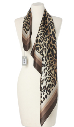 Ekskluzywna apaszka z jedwabiu chusta włoska w cętki pantera Marina D'Este 90x90 Italian Silk Animal Print