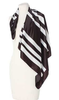 czarno biała Chusta geometryczna w paski Apaszka damska Włoska 90x90 elegancka