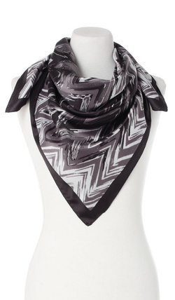 Modna Damska Chusta Apaszka Zygzaki 90x90cm czarna czarno szara