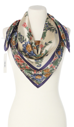 Kwiatowa jedwabna apaszka chusta włoska Laura Biagiotti 90x90 Italian Silk kremowa fiore